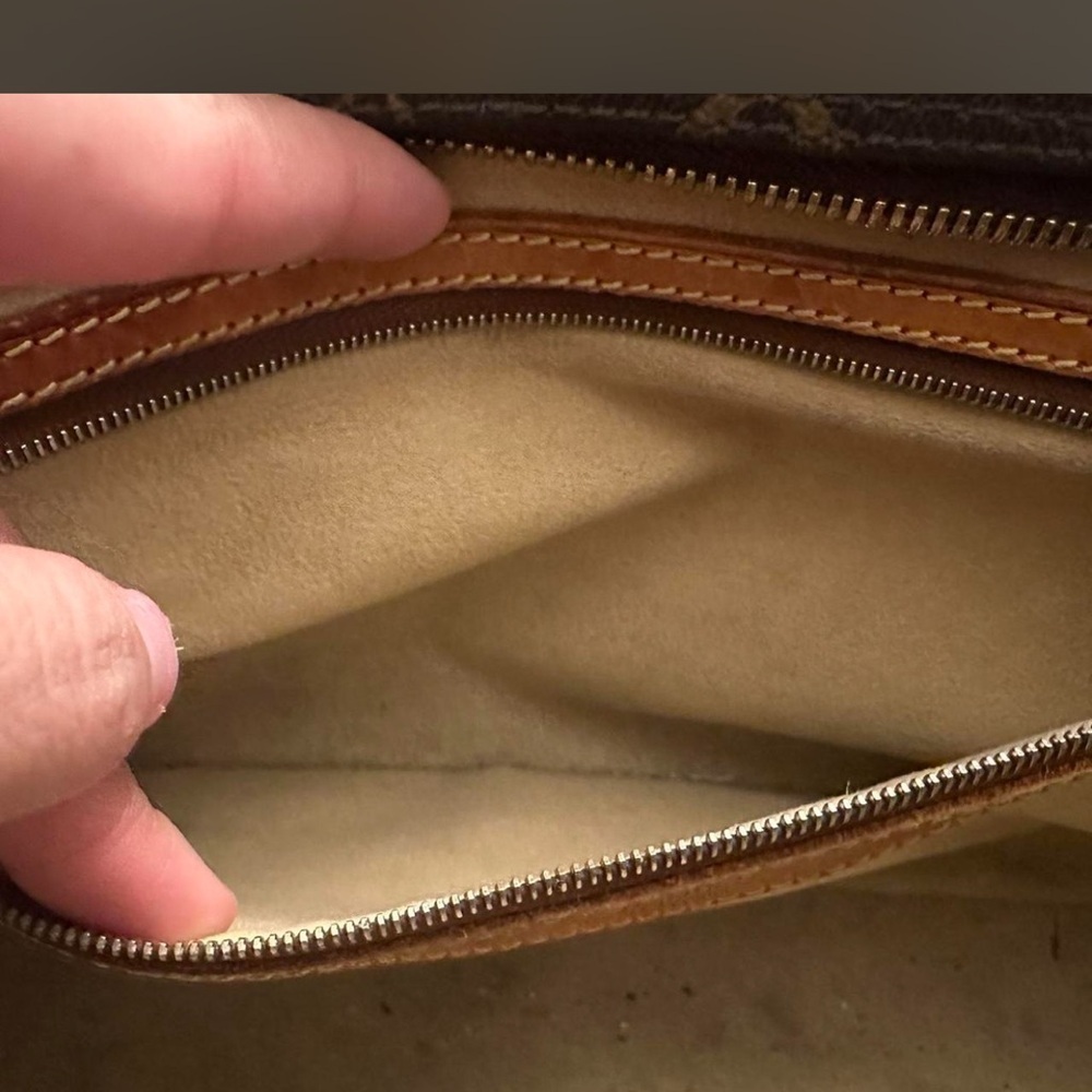 Authentic Louis Vuitton Monogram Citē GM Shoulder Bag – FL0024, Vintage - Picture 6 of 9